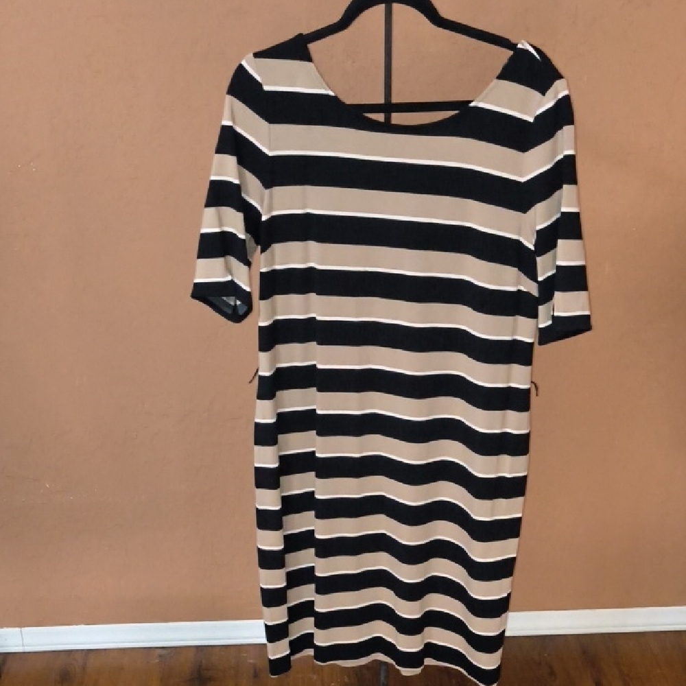Banana Republic Black and Tan T-Shirt Dress Scoop Neck Midi